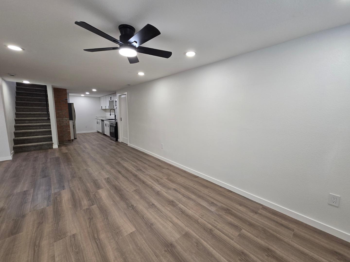 Image 5 of 21: No Description Available