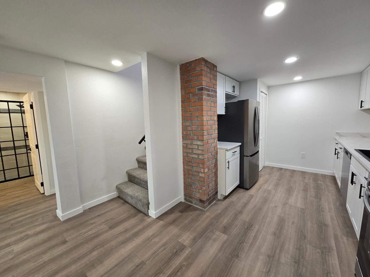 Image 6 of 21: No Description Available