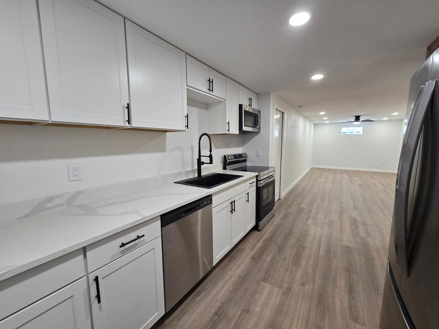 Image 8 of 21: No Description Available