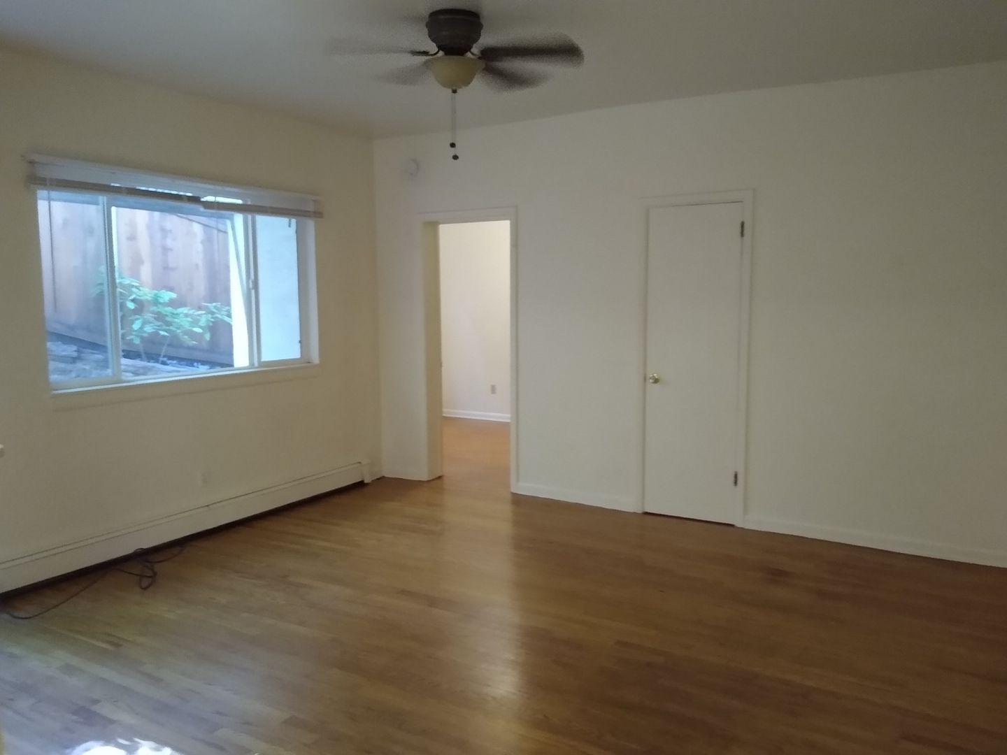 Image 4 of 13: No Description Available