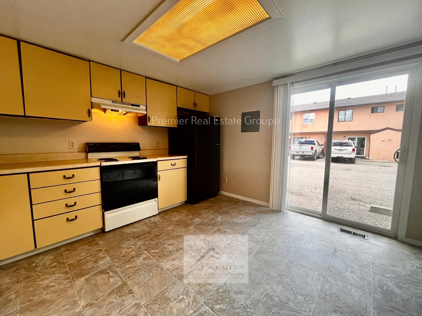 Image 3 of 7: No Description Available