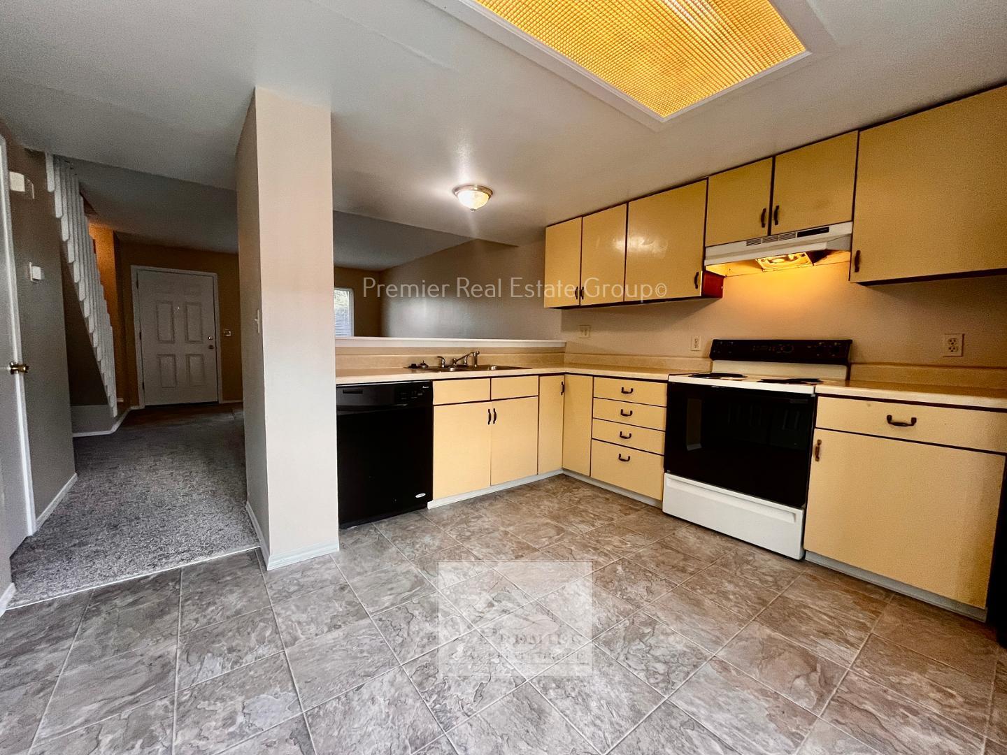 Image 4 of 7: No Description Available