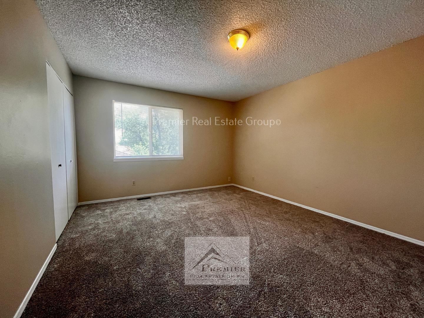 Image 7 of 7: No Description Available