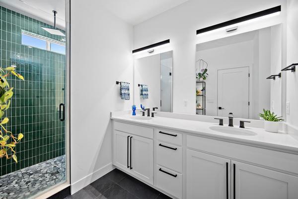 Image 33 of 50: No Description Available