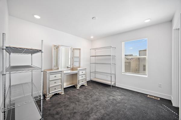 Image 38 of 50: No Description Available