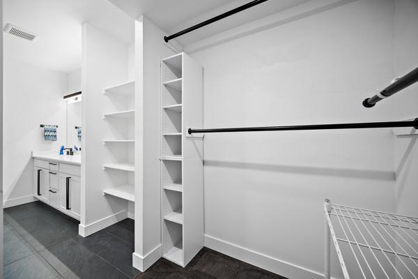 Image 39 of 50: No Description Available