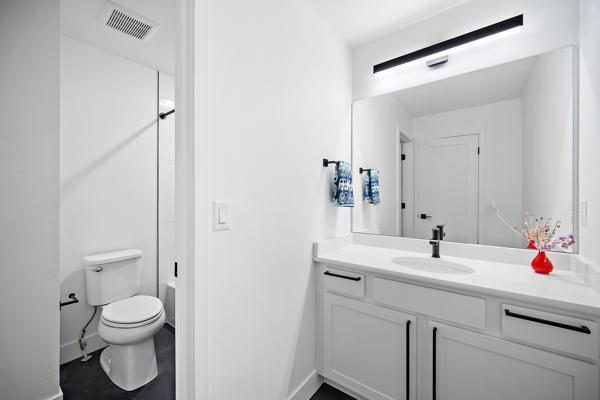 Image 41 of 50: No Description Available