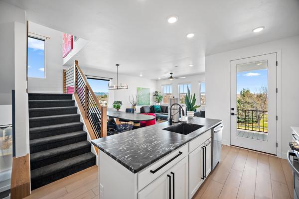 Image 48 of 50: No Description Available