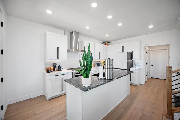 Image 49 of 50: No Description Available