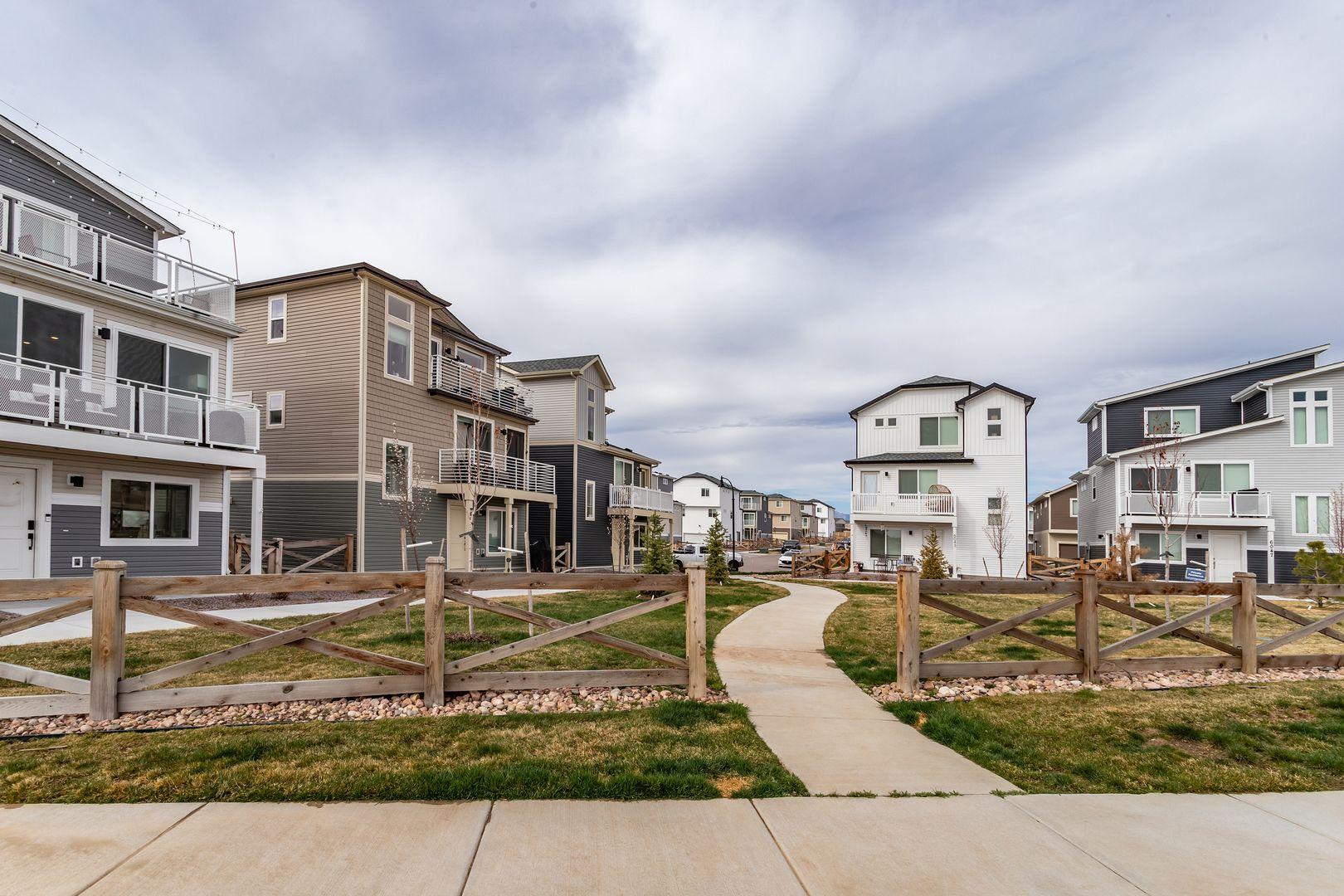 Image 37 of 37: No Description Available