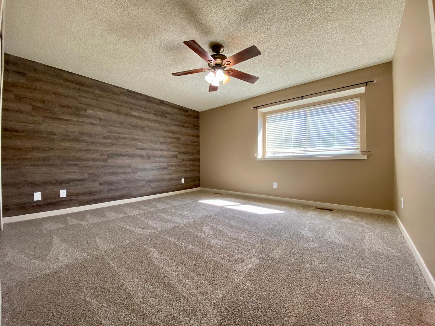 Image 12 of 17: No Description Available