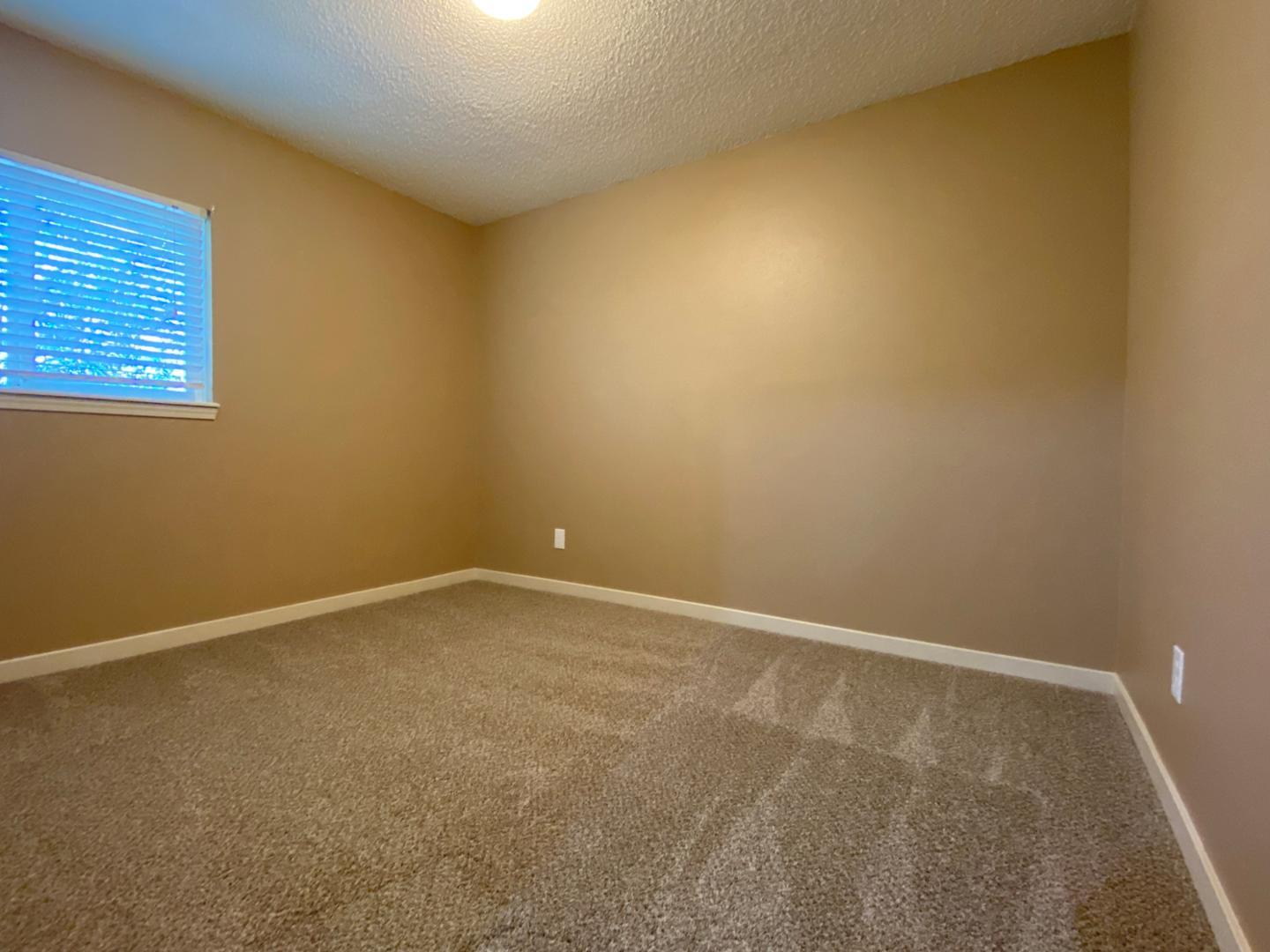 Image 14 of 17: No Description Available