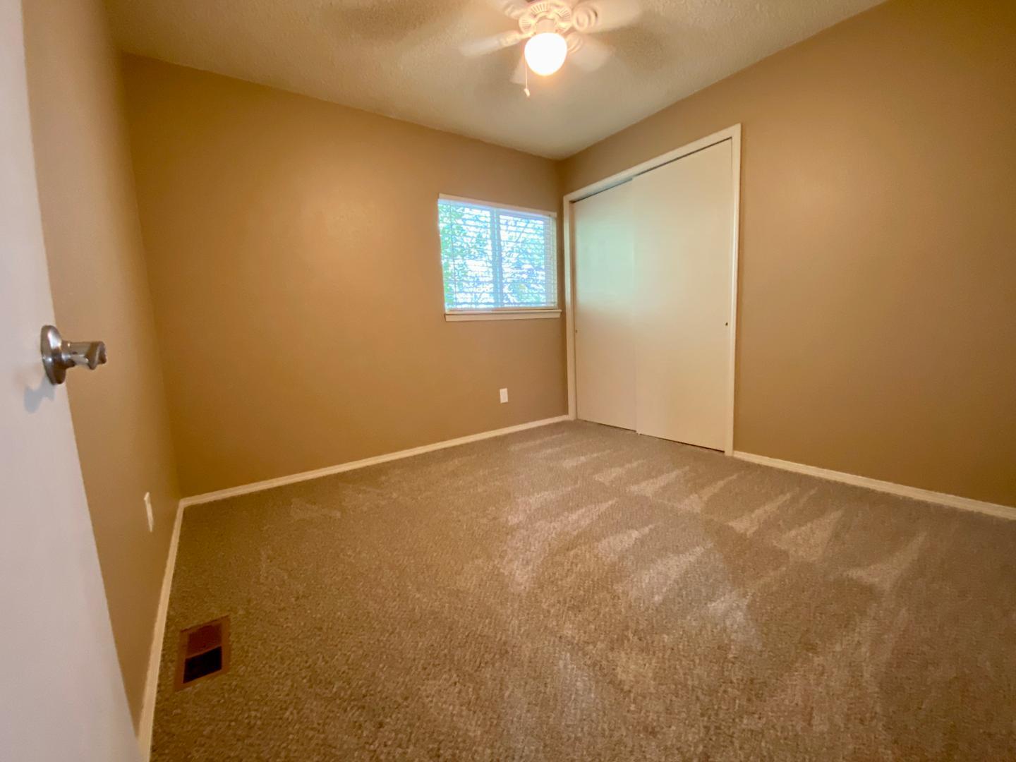 Image 4 of 17: No Description Available