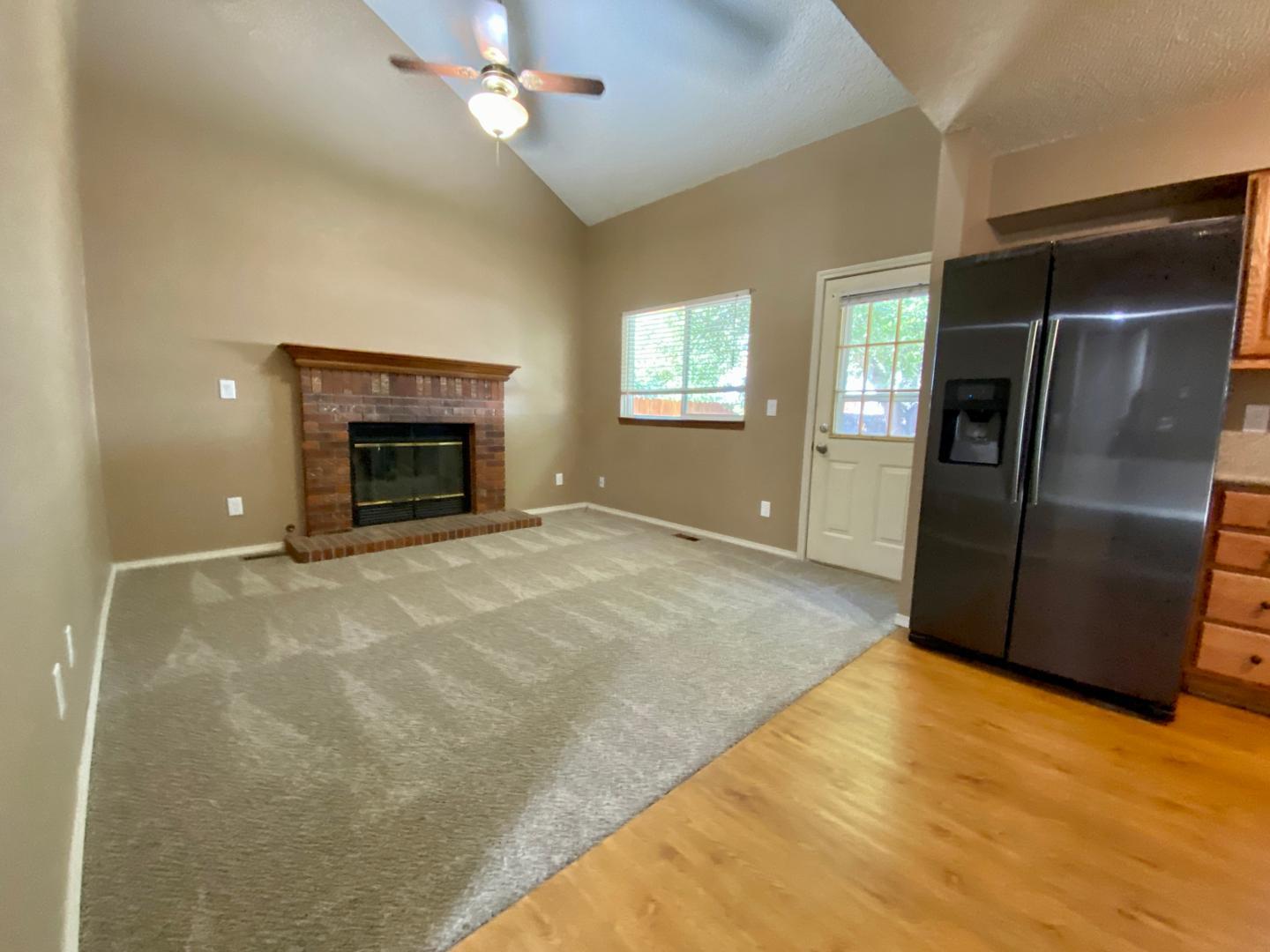 Image 7 of 17: No Description Available