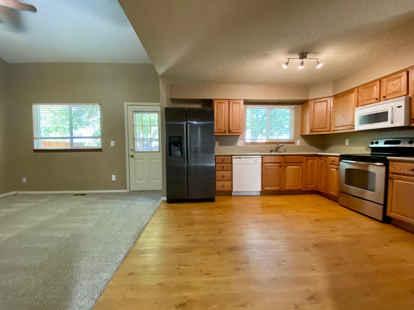 Image 9 of 17: No Description Available