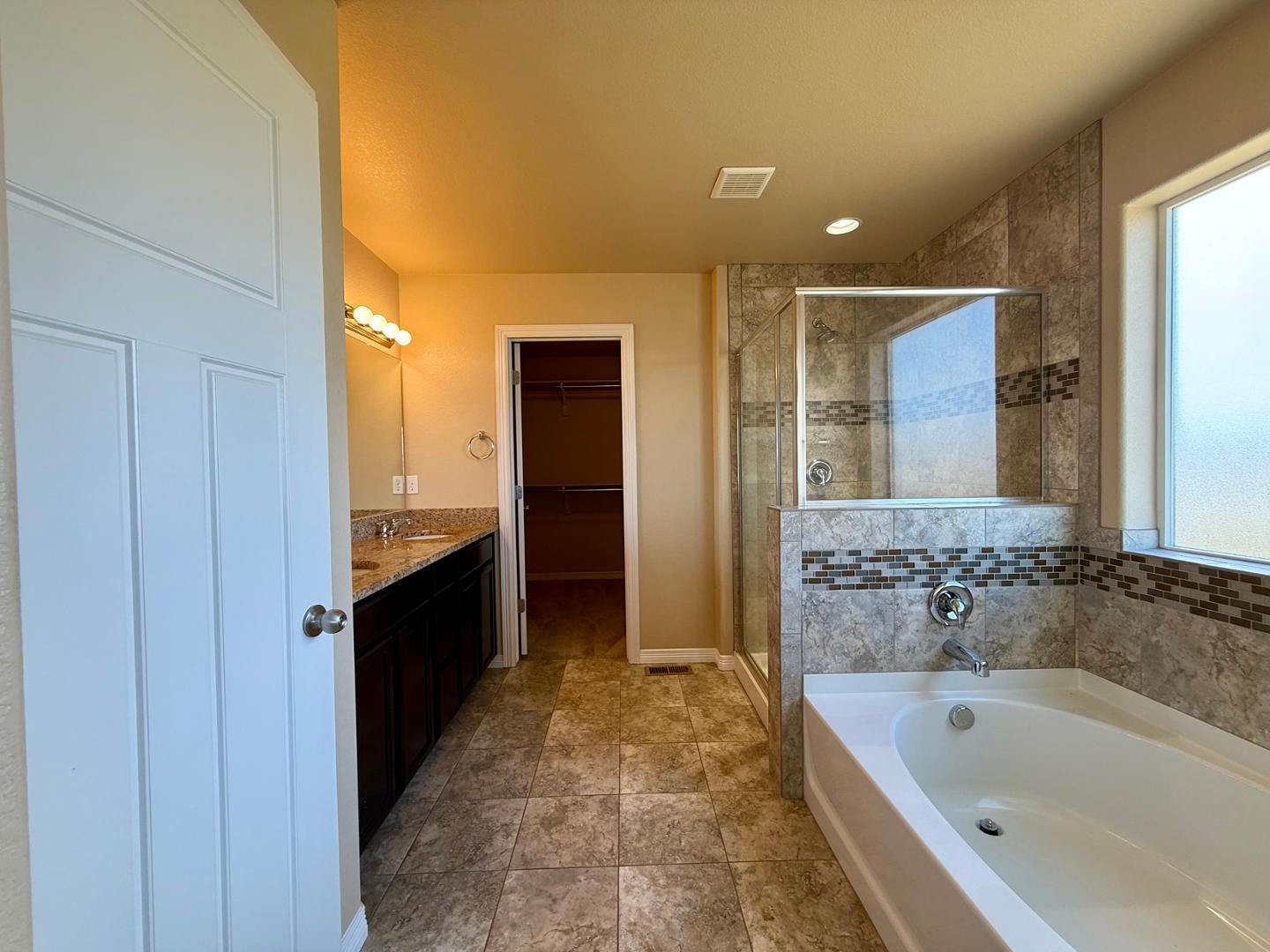 Image 19 of 28: No Description Available