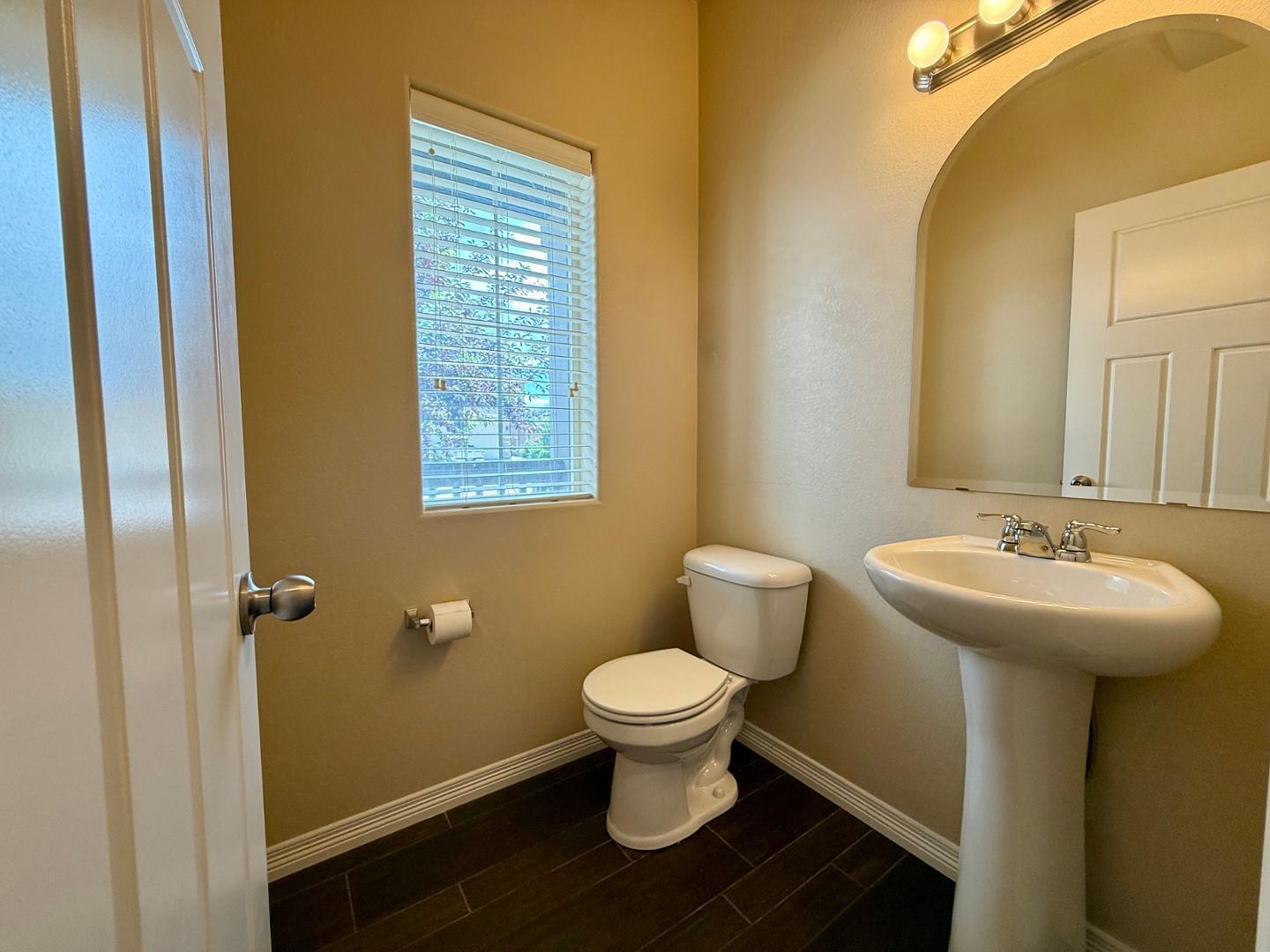 Image 24 of 28: No Description Available