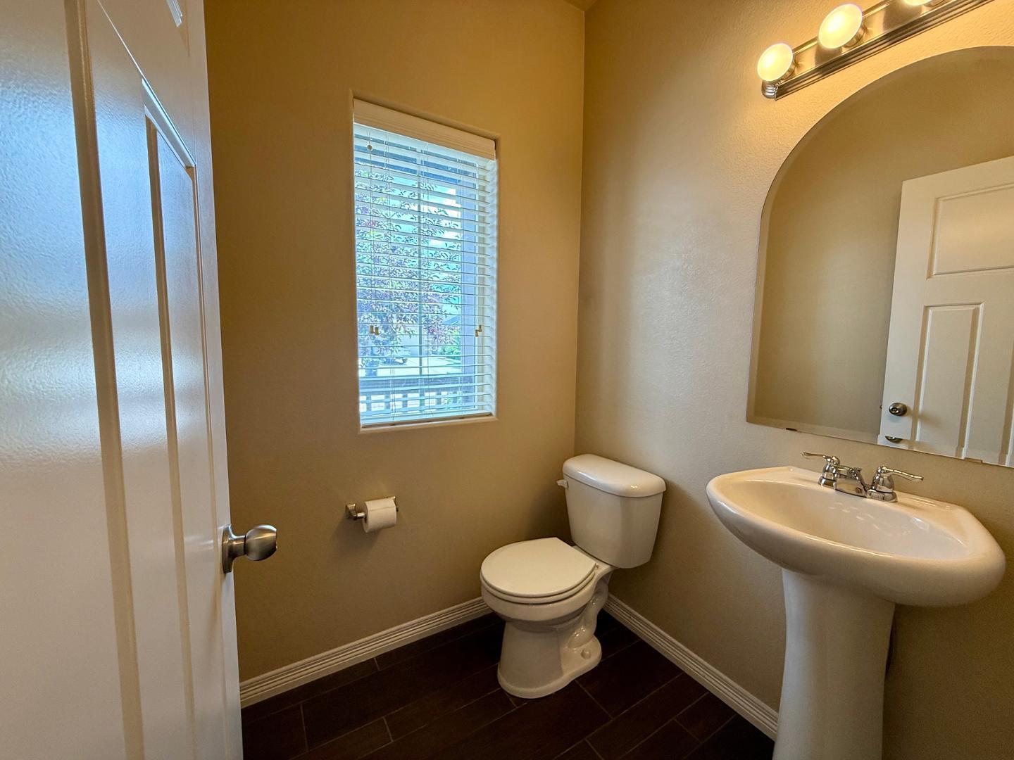 Image 25 of 28: No Description Available