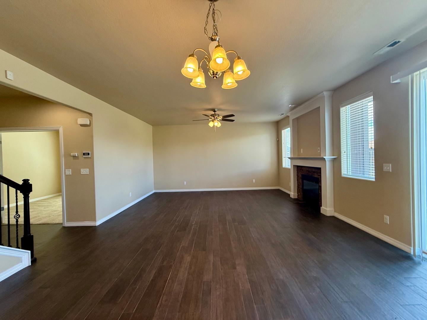 Image 3 of 28: No Description Available