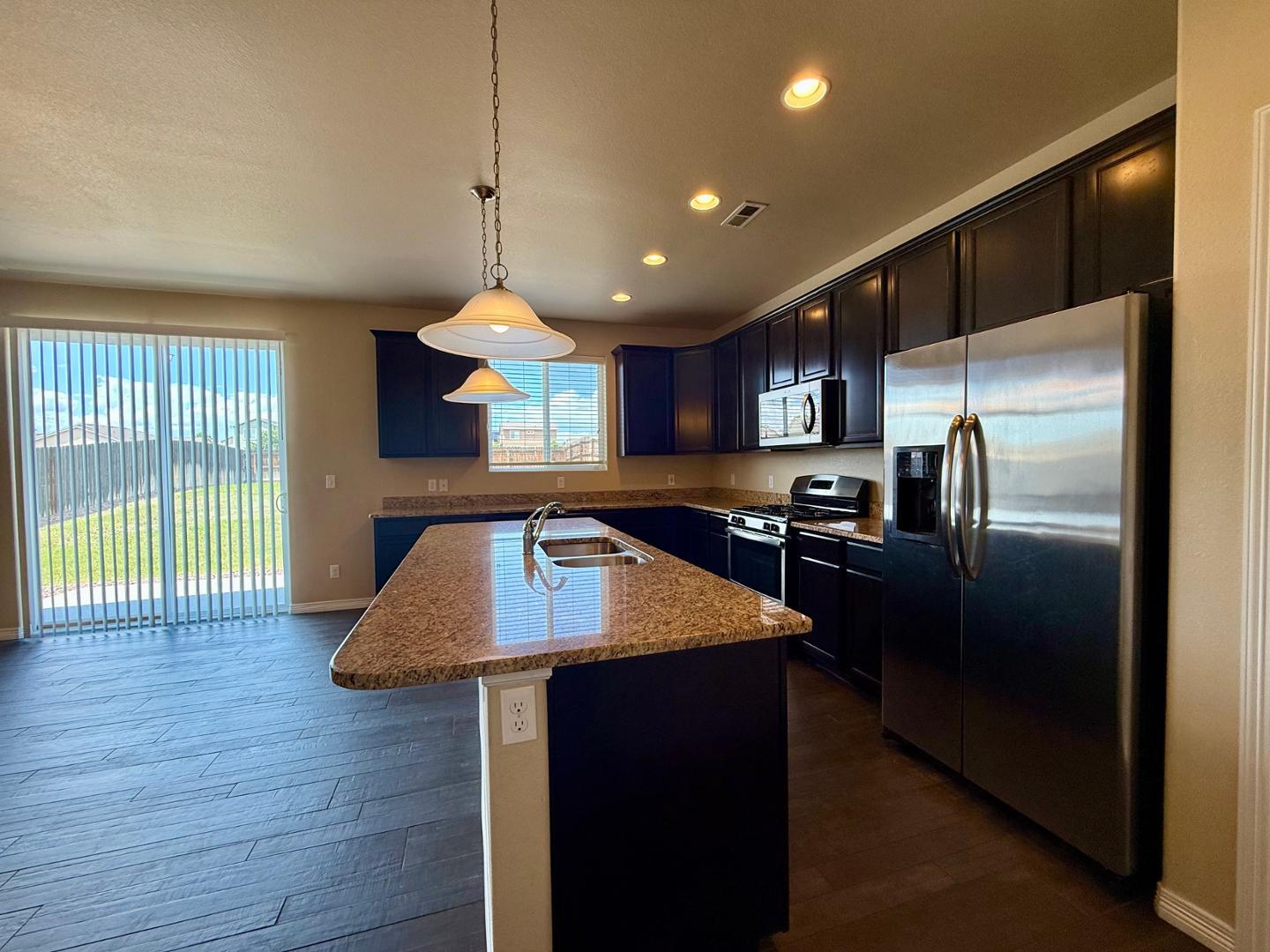 Image 4 of 28: No Description Available