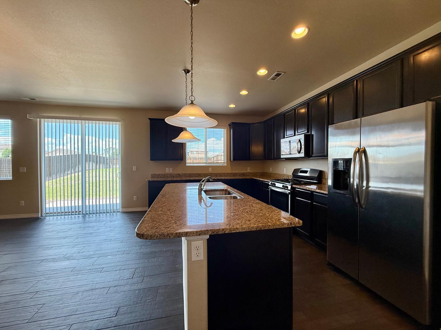 Image 5 of 28: No Description Available