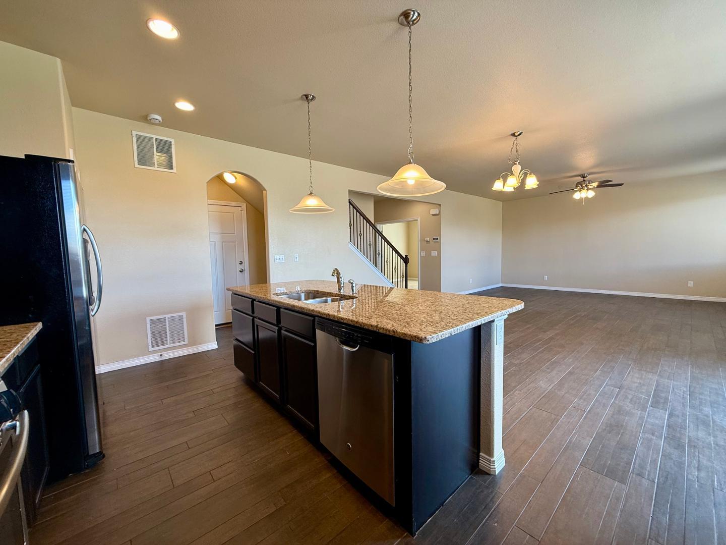 Image 7 of 28: No Description Available