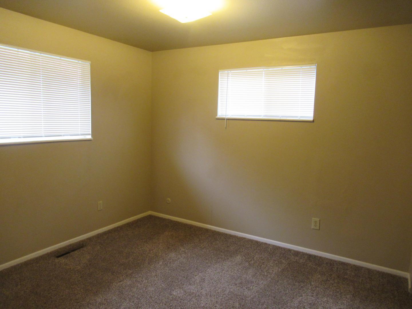 Image 3 of 13: No Description Available