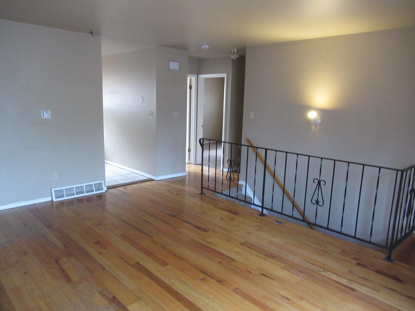 Image 7 of 13: No Description Available