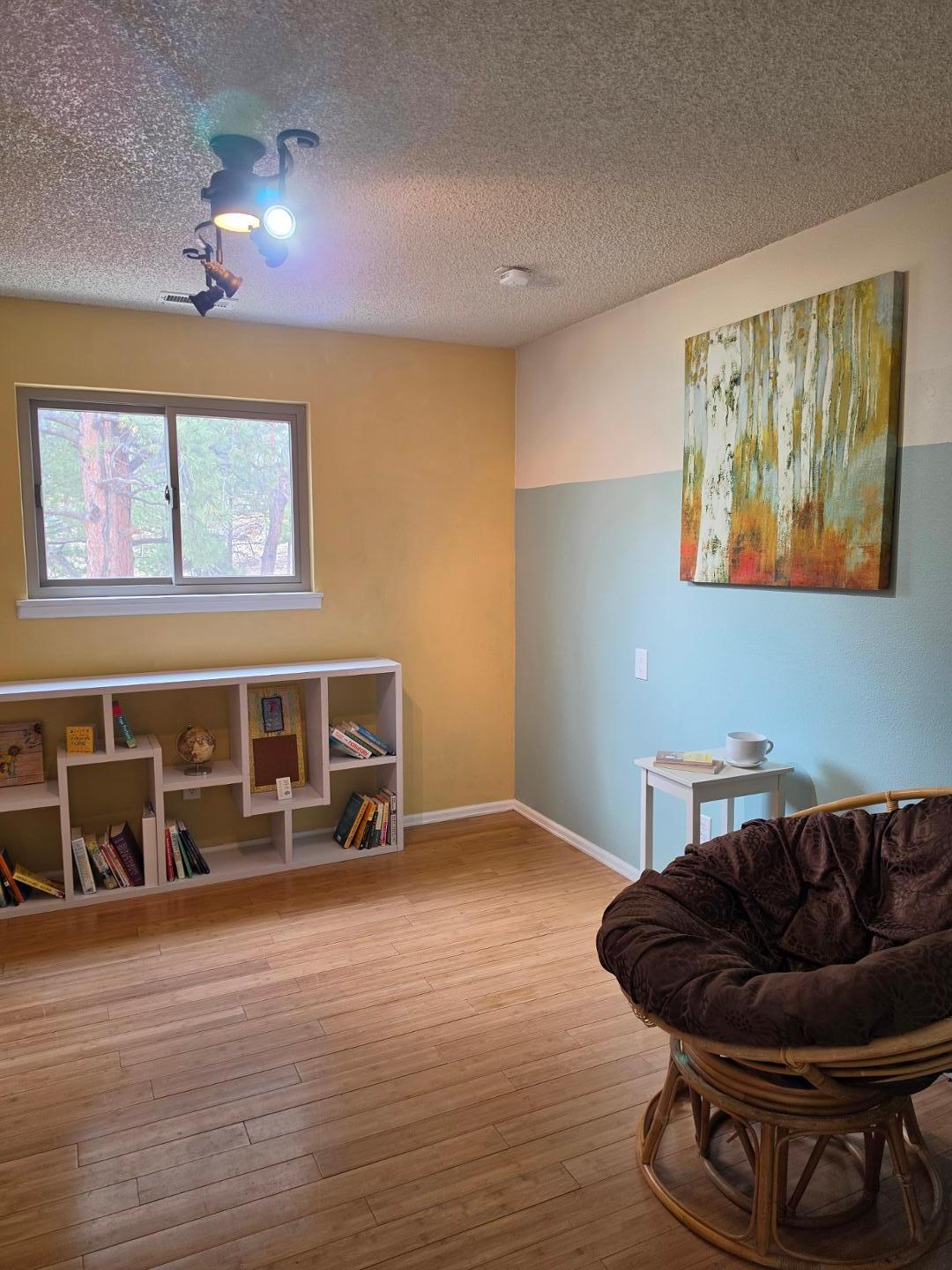 Image 11 of 25: No Description Available