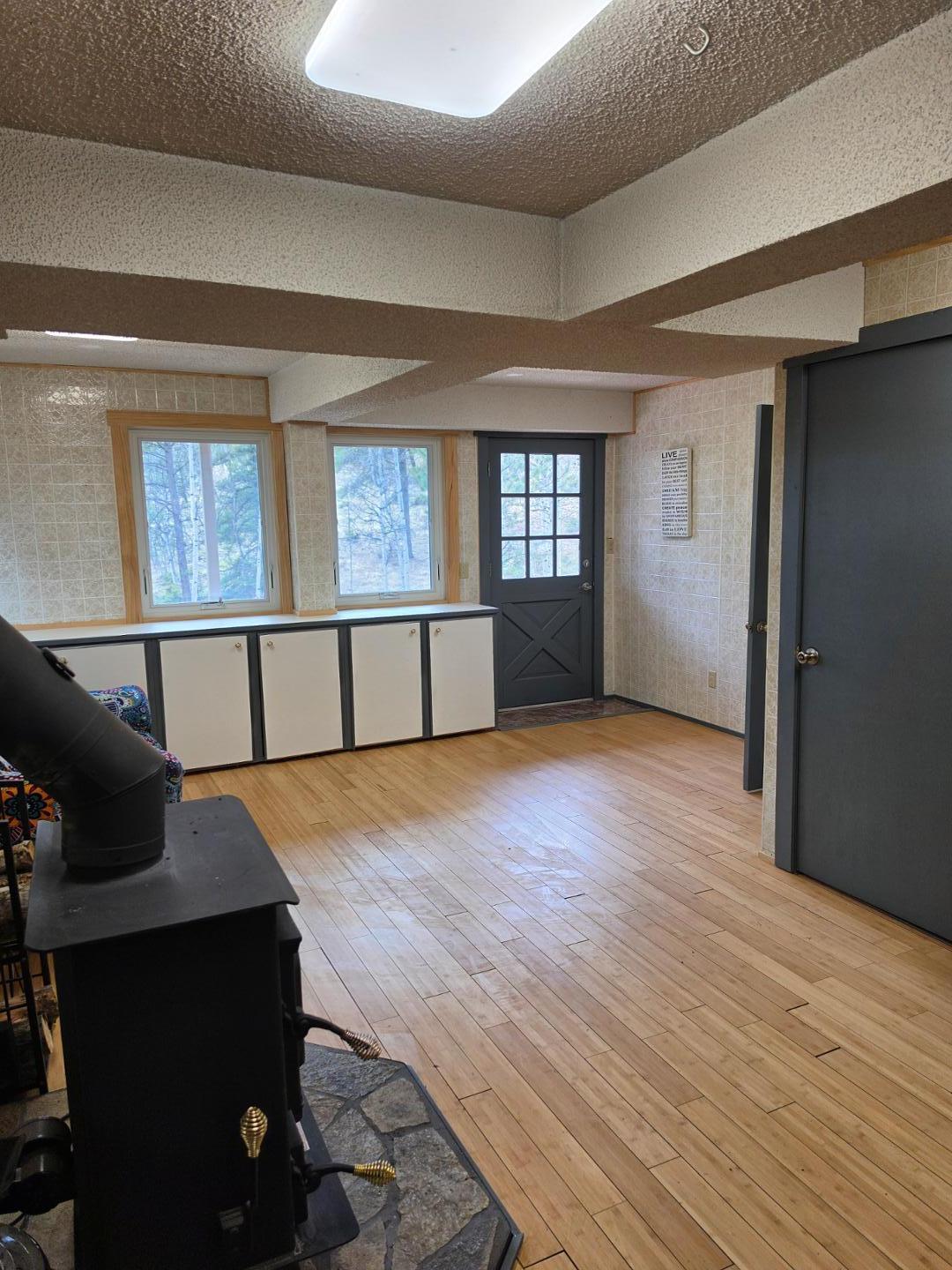 Image 16 of 25: No Description Available