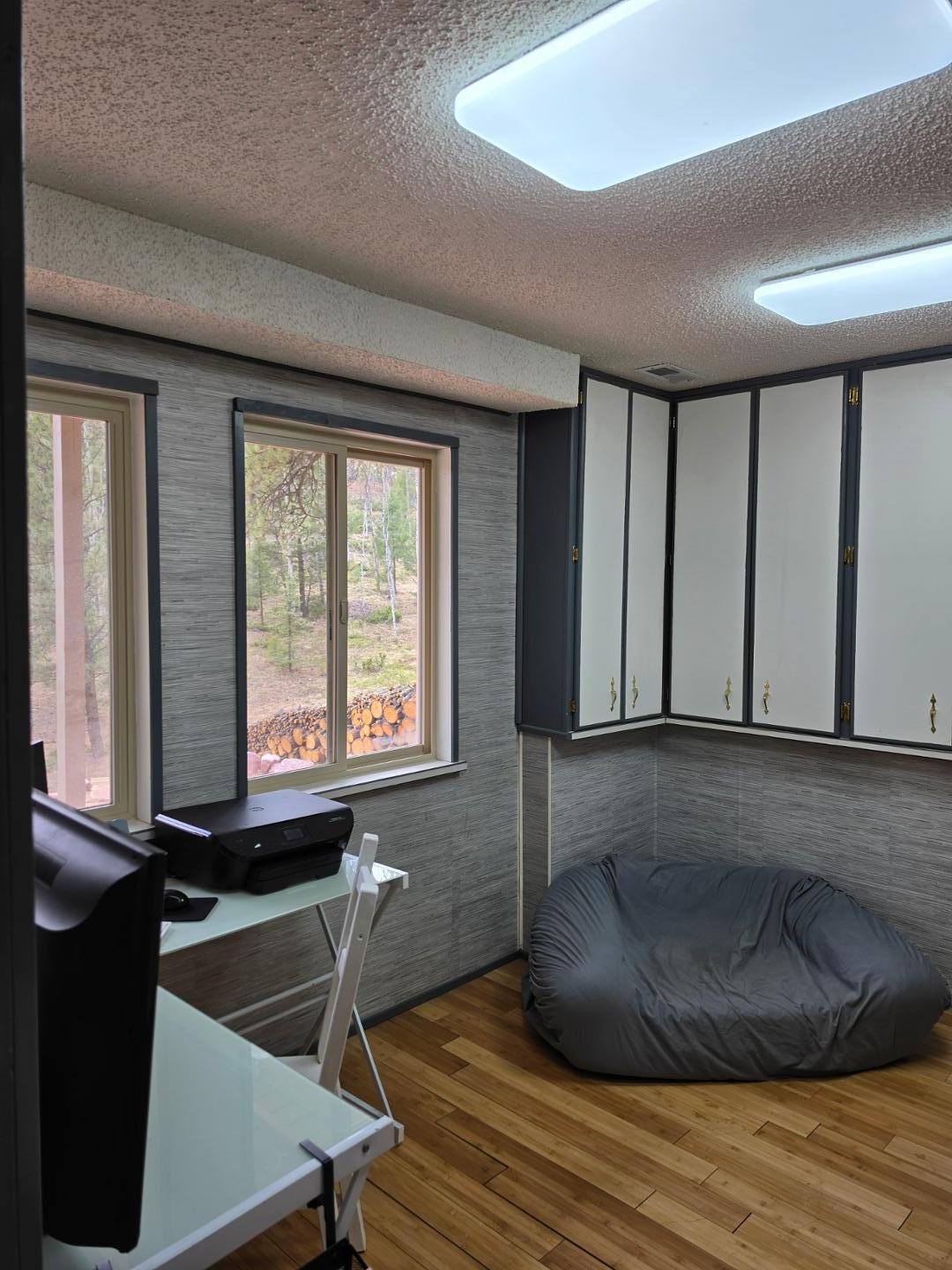 Image 20 of 25: No Description Available