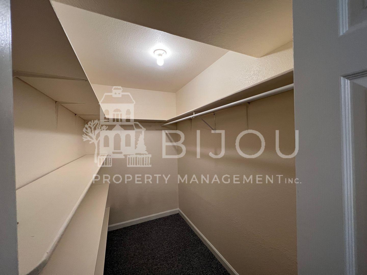 Image 30 of 38: No Description Available