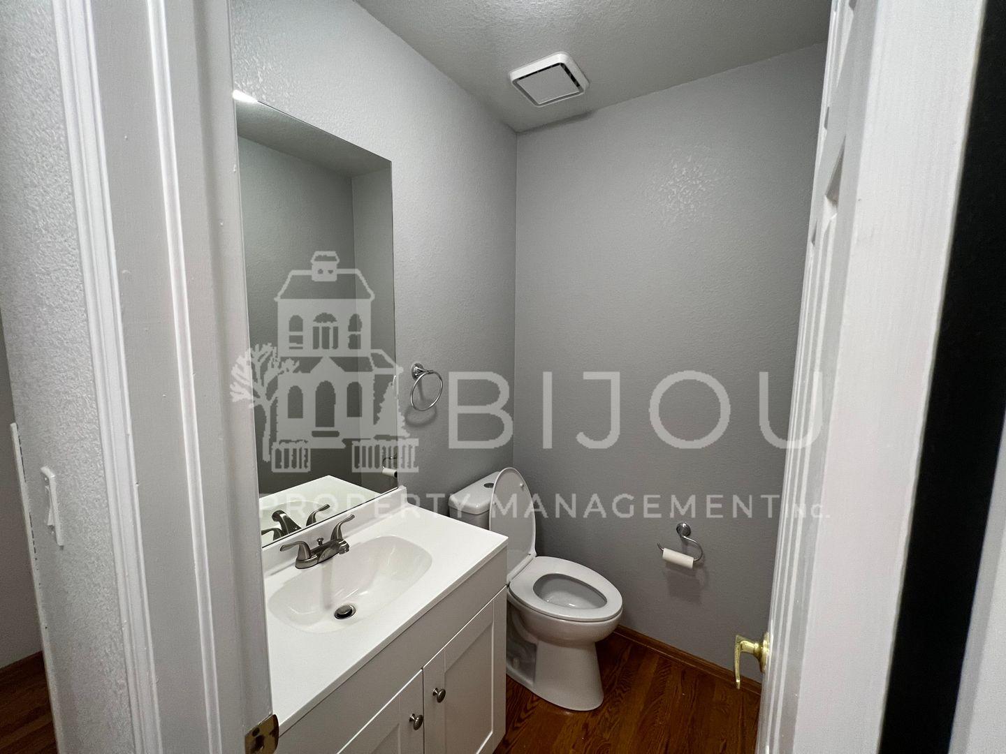 Image 34 of 38: No Description Available